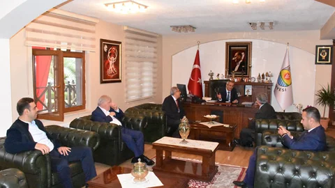 Eski Bakan'dan Yeni Başkana Ziyaret