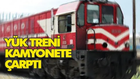Yük Treni Kamyonete Çarptı