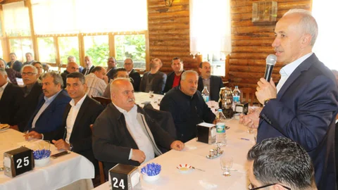 Akdeniz Belediye Başkanı Mustafa Gültak, Muhtarları Dinledi