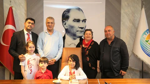 Mezitli'de Minik Kader Başkan Oldu