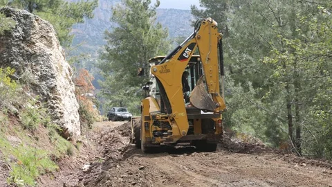 Erdemli Belediyesi, Çerçili ve Koramşalı Arası Bağlantı Yolunu Açtı