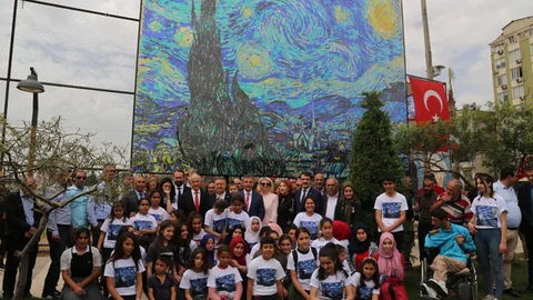 Van Gogh Mersin’de, Rekor Yolda Mersinli Öğrencilerin Sanat Çalışması Guinnes’e Aday