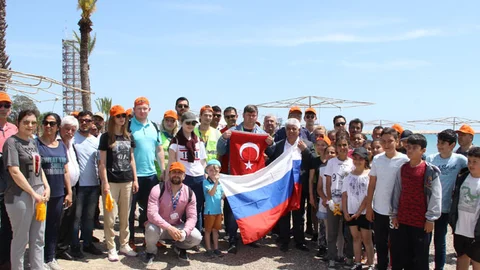 Gönüllü Çevreciler Sahil Temizliği Yaptı