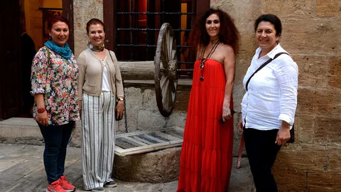 Tarihi Gülnar Oteli Sanata Kapılarını Açtı