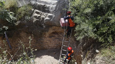 Yavrular İtfaiye Ekipleri Tarafından Kurtarıldı