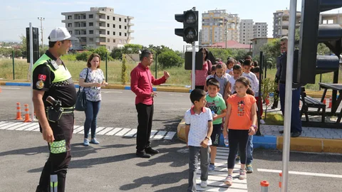 Erdemli Belediyeden Öğrencilere Ücretsiz Trafik eğitimi