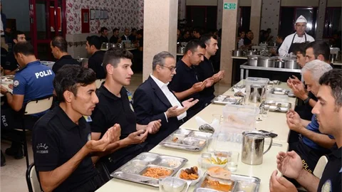 Vali Su, Polis Okulu Öğrencileriyle İftar Programında Buluştu