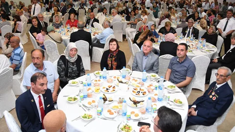 Başkan Seçer Şehit ve Gazi Aileleri İle İftarda Buluştu