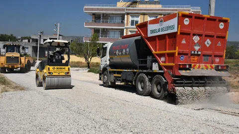 Toroslar’da Yol Yapım Çalışmaları Hız Kazandı