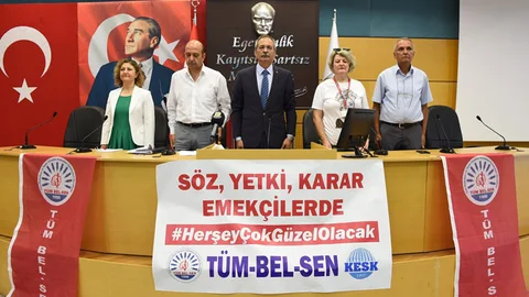 Tarsus Belediyesi’nde Memurların Çifte Bayram Sevinci