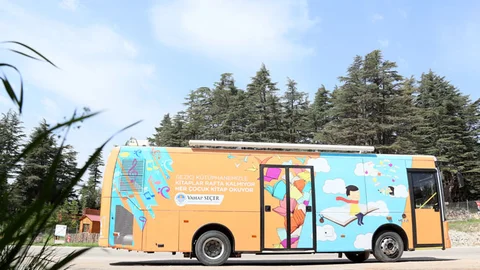 10 Bin Kitap Dağıtıldı