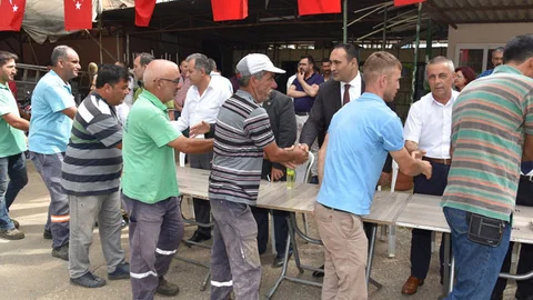 Başkan Yılmaz, Belediye Personeliyle Bayramlaştı