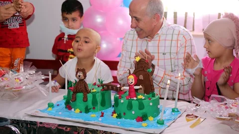 Başkan Gültak, Onkoloji Servisinde Tedavi Gören Miniklerin Bayramını Kutladı