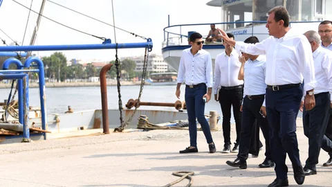 Başkan Seçer Atıl Vaziyette Olan Deniz Park’ta İncelemelerde Bulundu