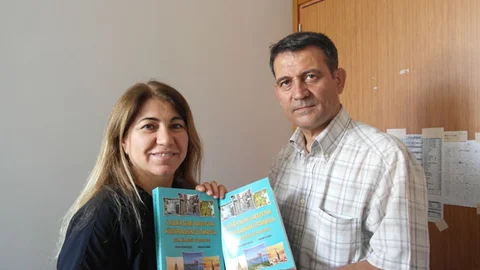 Tarsus İle İstanbul Arasında Köprü Kuran Şiir Antolojisi Hazırladı