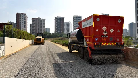 Toroslar’da Yol Bakım Çalışmaları Sürüyor