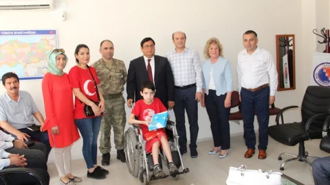 Karne Günü: Mersin Tarsus'ta 72 Bin 962 Öğrenci Karne Aldı