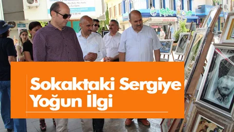 Sokaktaki Sergiye Yoğun İlgi