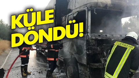 Kazakistan'a Giden Cam Yüklü TIR Otoyolda Yanarak Küle Döndü