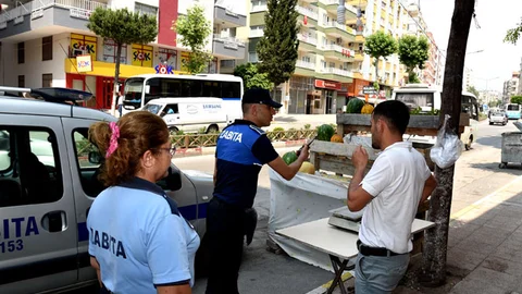 Mersin Toroslar'da Zabıtasından Kaldırım İşgali Denetimi