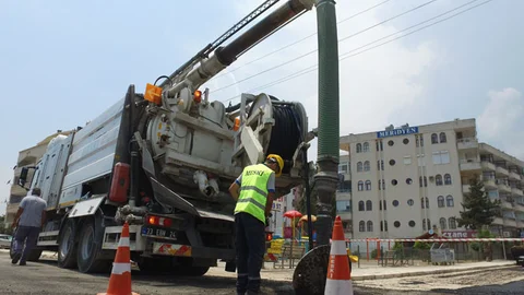 MESKİ Izgara ve Kanal Temizlik Çalışmalarını Sürdürüyor