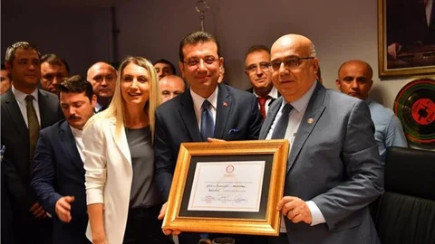 Ekrem İmamoğlu Mazbatasını Aldı