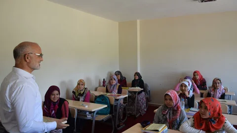 Erdemli İlçe Müftüsü Dr. Hayri Erenay’dan Yaz Kurslarına Ziyaret