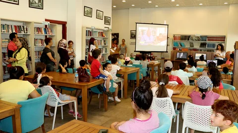TEGV'li Minik Öğrenciler, Mersin Büyükşehir Belediyesi Kütüphanesini Ziyaret Etti