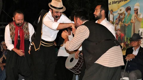 Mersin’in Her Köşesi Tiyatroyla Buluşuyor