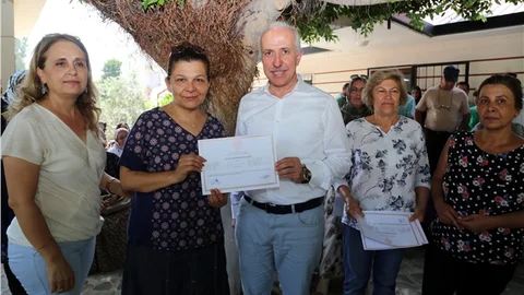 Mersin Akdeniz İhsaniyeli Kadınlardan El Emeği Göz Nuru Sergi