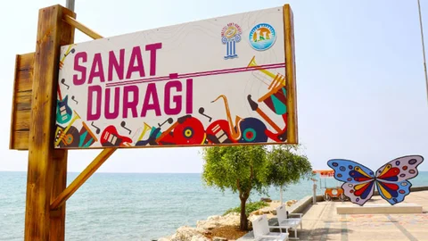 Mezitli Belediyesi ve Mezitli Kent Konseyi’nin İşbirliği İle Hayata Geçirilen Sanat Durağı Mezitlilerin Buluşma Noktası Oldu