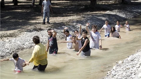Mersin'de Çocuklar Komando ve Suda Yürüyüşüyle Eğlendi