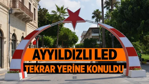 Mersin Atatürk Caddesi’nin Simgesi Ayyıldızlı Tak Yerine Konuldu