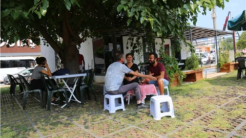 Yaz Sıcağına Karşı Kafe Kütüphane