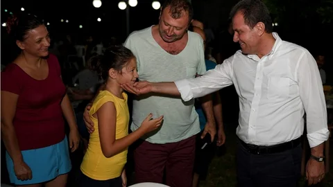 Seçer, Susanoğlu Sahilinde Gece Yarısı İncelemelerde Bulundu