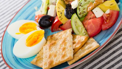 Etin Yanında Mutlaka Salata Tüketin! Bayramda Formunuzu Korumanın 6 Püf Noktası