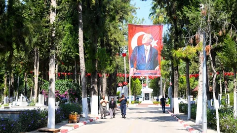 Mezarlıklardaki Bayram Hazırlığı Vatandaşlardan Tam Not Aldı