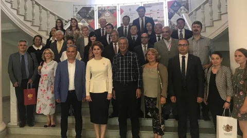 Başkan Tarhan, Antik Kentler Forumu İçin Rusya’da