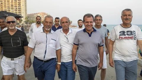 Adana ve Mersin Belediye Başkanları Tömük Sahili’nde Bir Araya Geldi