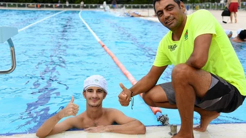 Mersinli Genç Yüzme Kursları Skolyozu Yeniyor