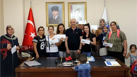 Mersin'de 16 Kadına 25 Bin Lira Kredi