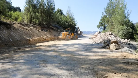 Mersin Toroslar’ın Yolları Asfaltlanıyor