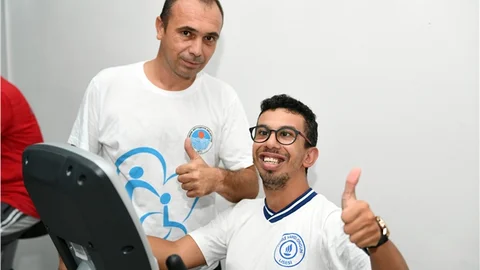 Hem Kilo Verdi, Hem De Daha da Sosyalleşti