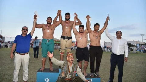 Toroslar’da, Büyük Zafere Coşkulu Kutlama