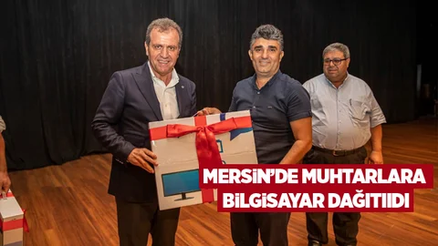 Seçer, Muhtarlara Bilgisayarlarını Teslim Etti