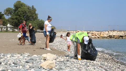 Erdemli Belediyesi’nden Dünya Temizlik Günü Projesi