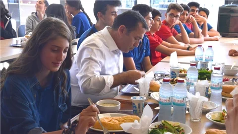 Başkan Özyiğit Öğrencilerle Yemekte Buluştu