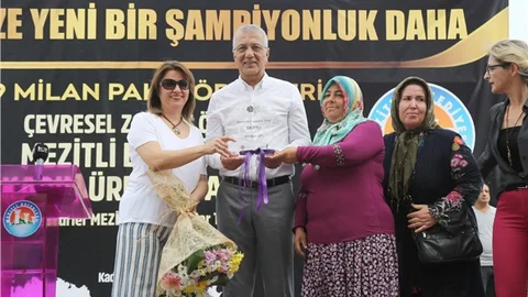 Mezitli’de Şampiyonluğa Coşkulu Kutlama