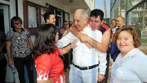 Akdeniz Belediye Başkanı Mustafa Gültak; Özel Çocuklarla Antrenman Yaptı