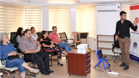 Uzmanlardan Ailelere Altın Niteliğinde Tavsiyeler